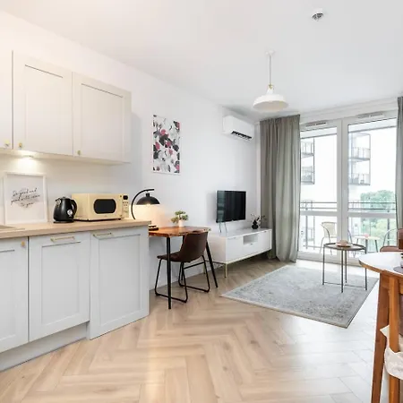 Rosette With Balcony Wiktoryn Apartment *