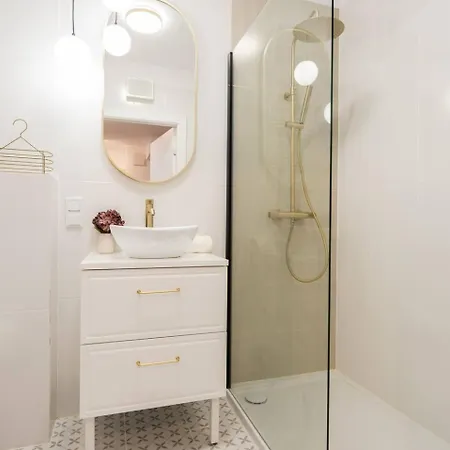 Rosette Wiktoryn Apartment